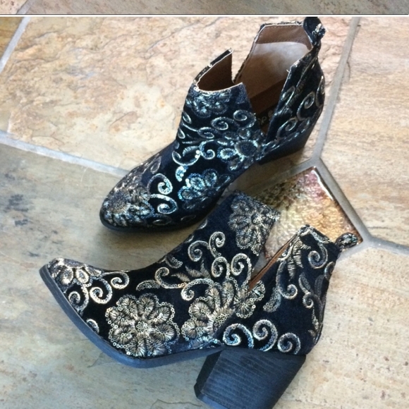 Naughty monkey beautiful booties (Final Price) - Picture 2 of 7